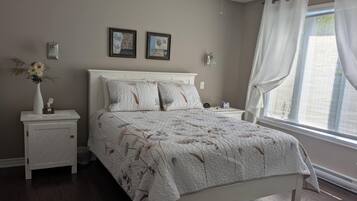 3 slaapkamers, een strijkplank/strijkijzer, wifi, beddengoed