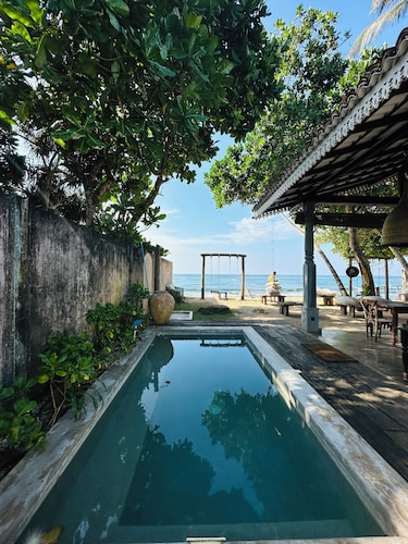 Ocean Front Bohemian Style Charming 4-bedroom Villa