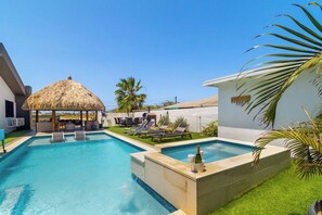 Pool - Living Dream Villa | Near Palm Beach by Lucha (Noord)