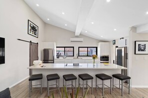 Dining - Living Dream Villa | Near Palm Beach by Lucha (Noord)