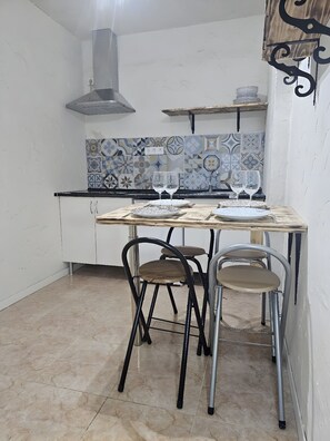Apartment, 2 Bedrooms | Private kitchen - Cuba Mía  (Burriana)