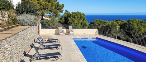 Villa (4 Bedrooms) | Interior