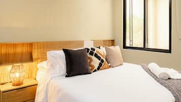 3 bedrooms, in-room safe, desk, free WiFi