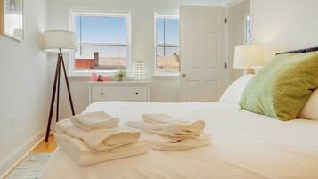 4 habitaciones, tabla de planchar con plancha, cuna de viaje y wifi