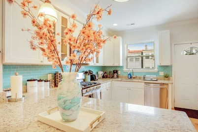 "La Bella Casa" Fabulous 4-bedroom townhome near H St & Union Market