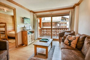 3 bedrooms, WiFi - Wifi, 100m from ski slopes, 2nd floor, terrace, parking, tv, ski locker, 80m², Les Gets (Les Gets)