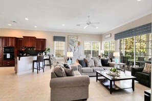 Smart TV, offices - Charming vacation villa on resort w/private pool (Reunion)