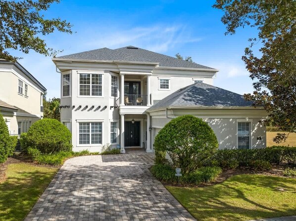 Exterior - Charming vacation villa on resort w/private pool (Reunion)