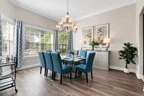 Dining - Charming vacation villa on resort w/private pool (Reunion)