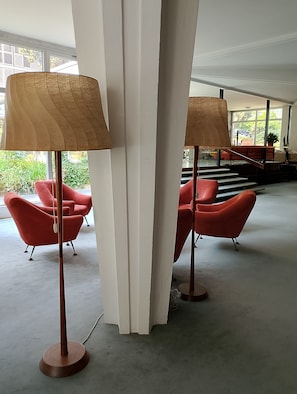 المنشأة من الداخل