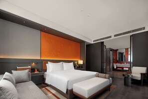 Down duvets, in-room safe, individually decorated - Doubletree By Hilton Kaifeng (Kaifeng)