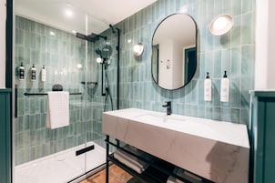 Ducha del cuarto de baño