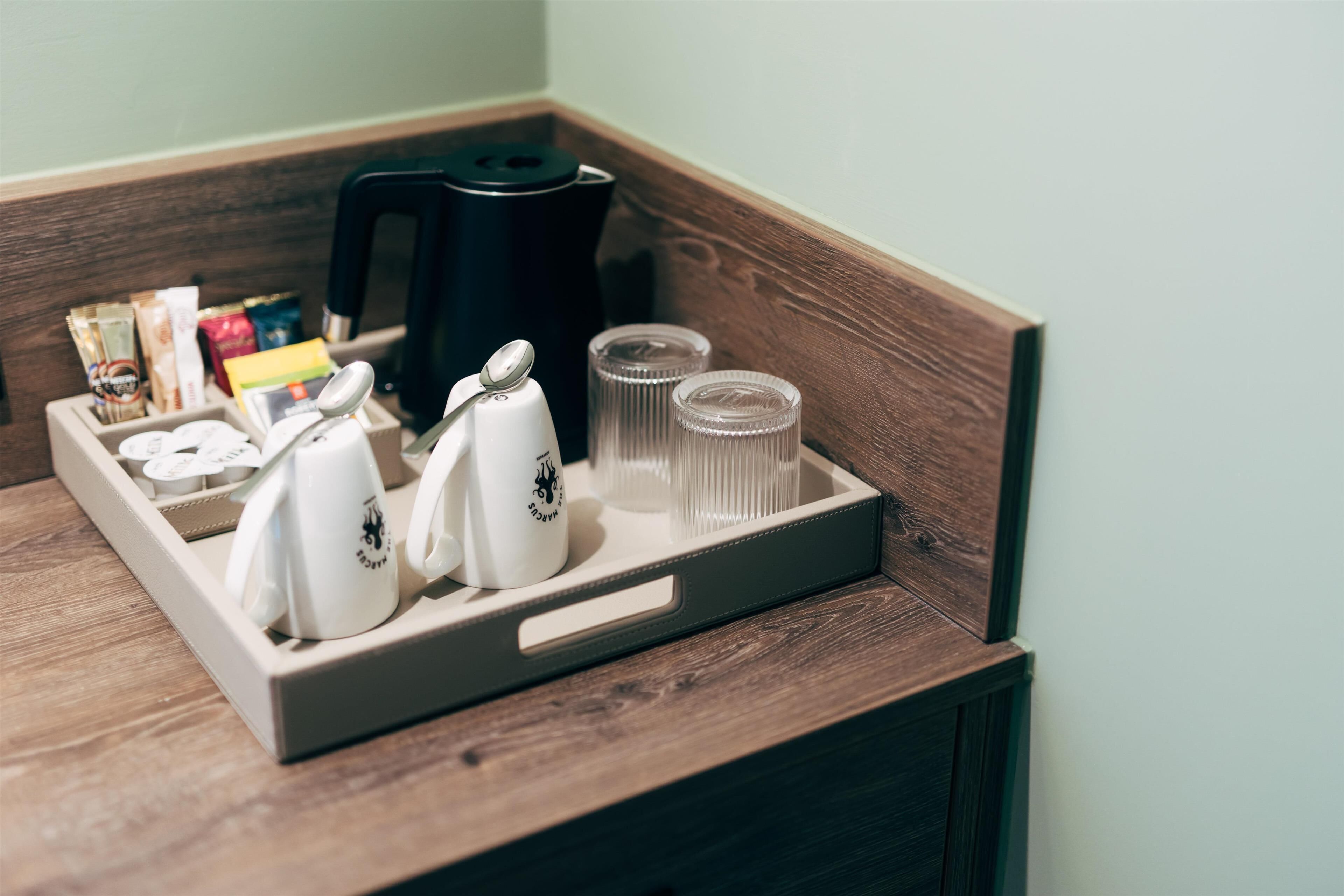 客房內保險箱、遮光布/窗簾、免費無線上網、床單