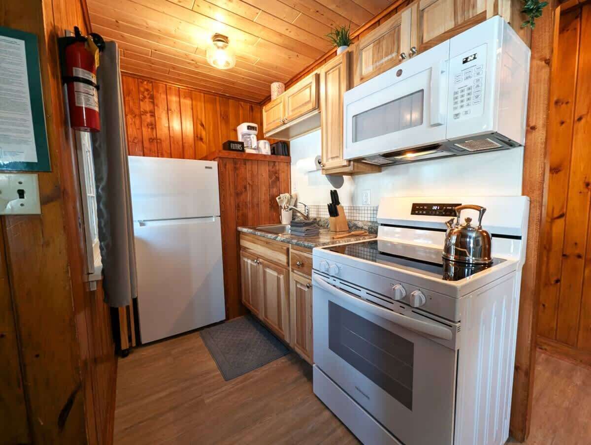 冰箱、微波炉、烤箱、炉灶