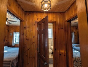 2 bedrooms, iron/ironing board, travel cot, free WiFi