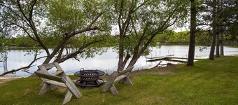 Riverside Point Resort #6 | 2 Bed, 1 Bath