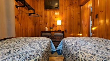 2 habitaciones, tabla de planchar con plancha y cuna de viaje