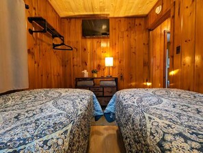 2 bedrooms, iron/ironing board, travel crib, free WiFi