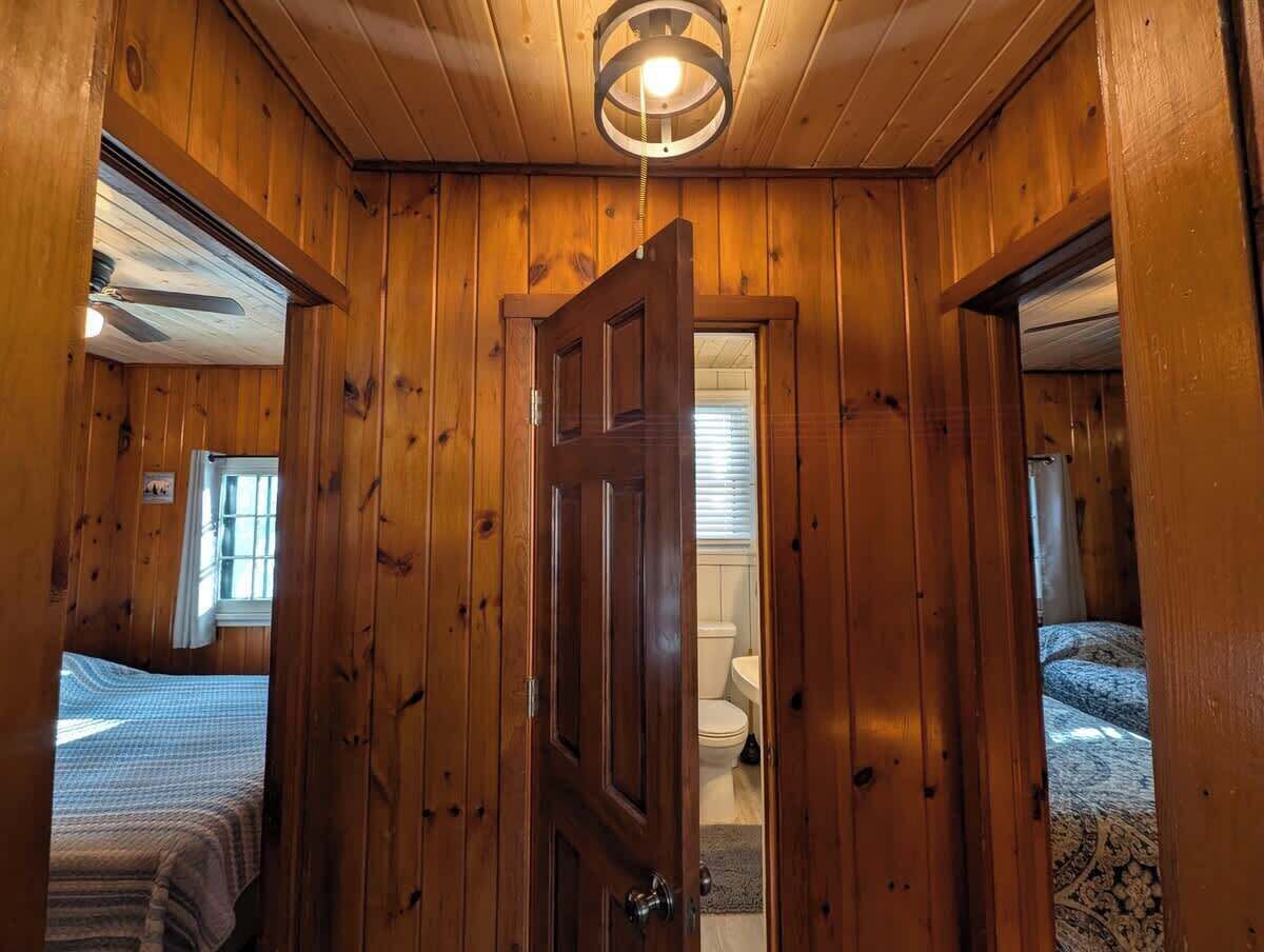 2 bedrooms, iron/ironing board, travel crib, free WiFi