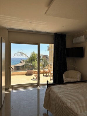 Classic Studio, Sea View | In-room safe, blackout drapes, iron/ironing board, free WiFi - IG - Villa Don Antonio  Apartment  (Giardini Naxos)