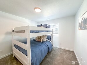 3 bedrooms, WiFi, bed sheets