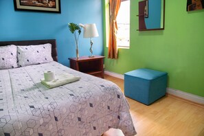 Hypo-allergenic bedding, free WiFi, bed sheets