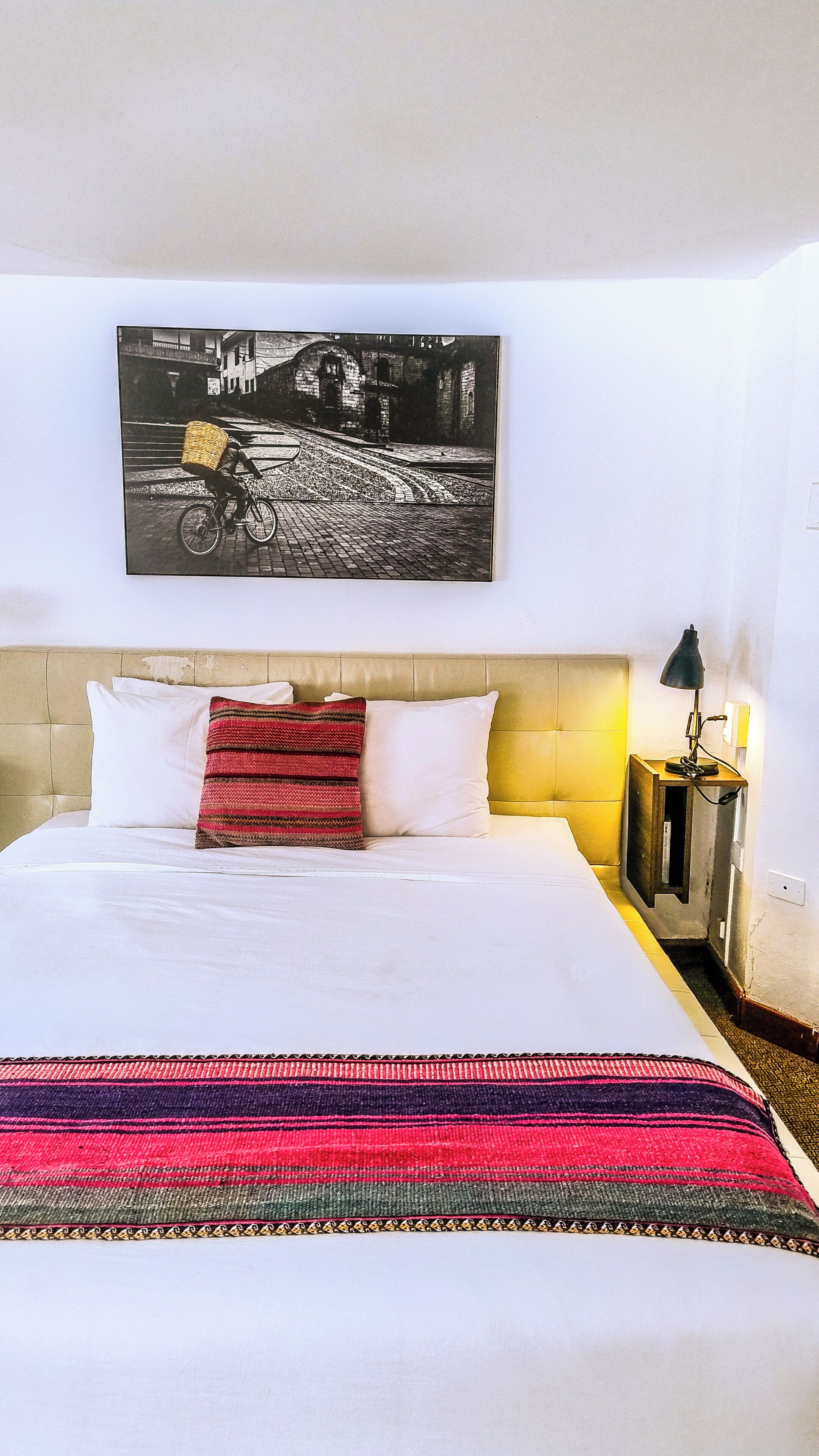 Habitación doble Deluxe, varias camas, vista a la ciudad | Ropa de cama hipoalergénica y wifi gratis 