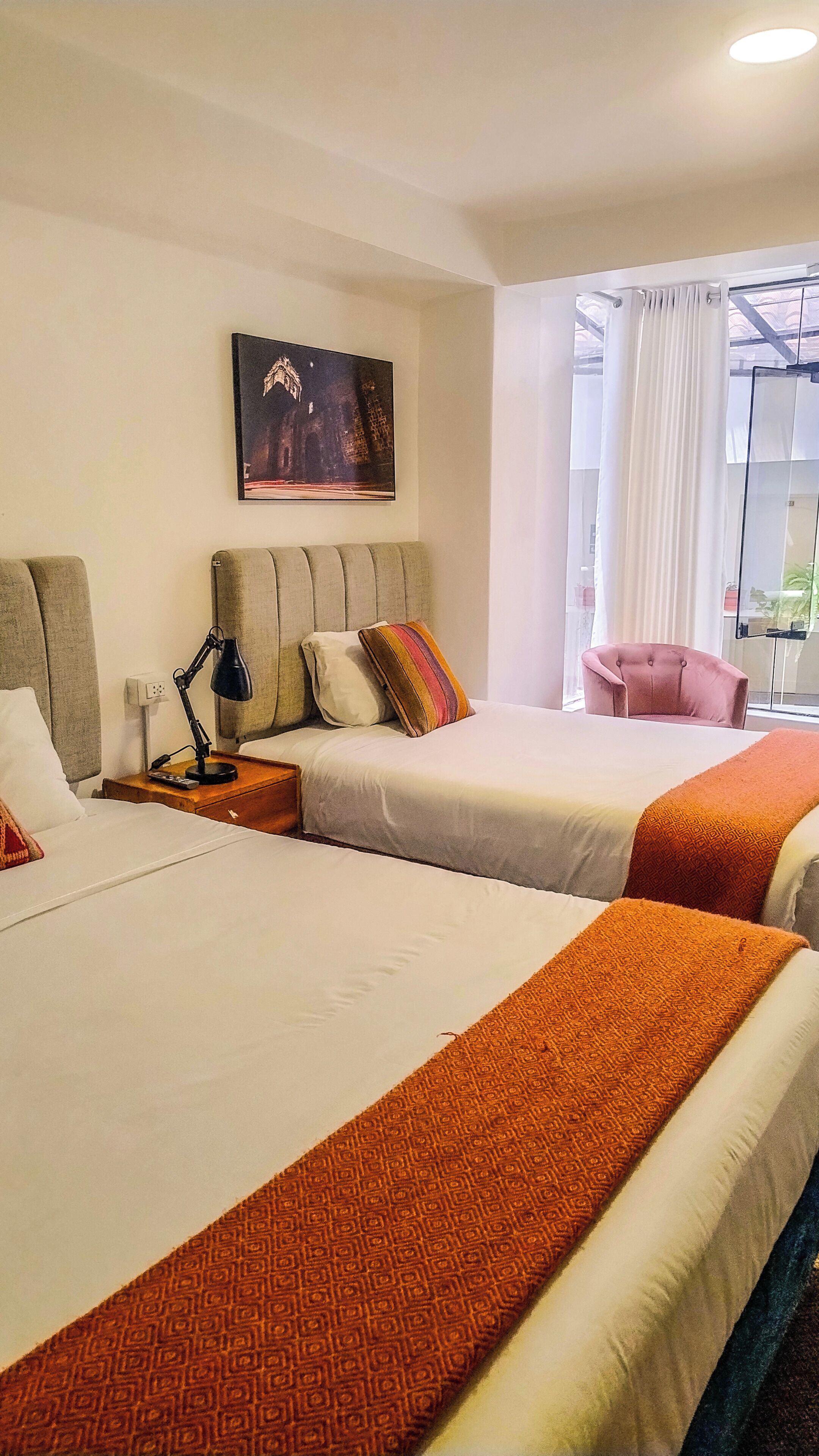 Habitación doble estándar | Ropa de cama hipoalergénica y wifi gratis 