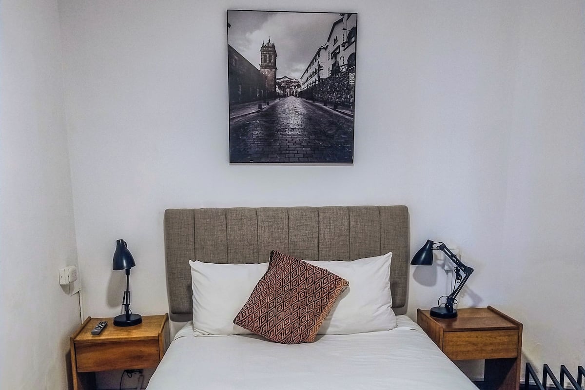 Habitación económica doble | Ropa de cama hipoalergénica y wifi gratis