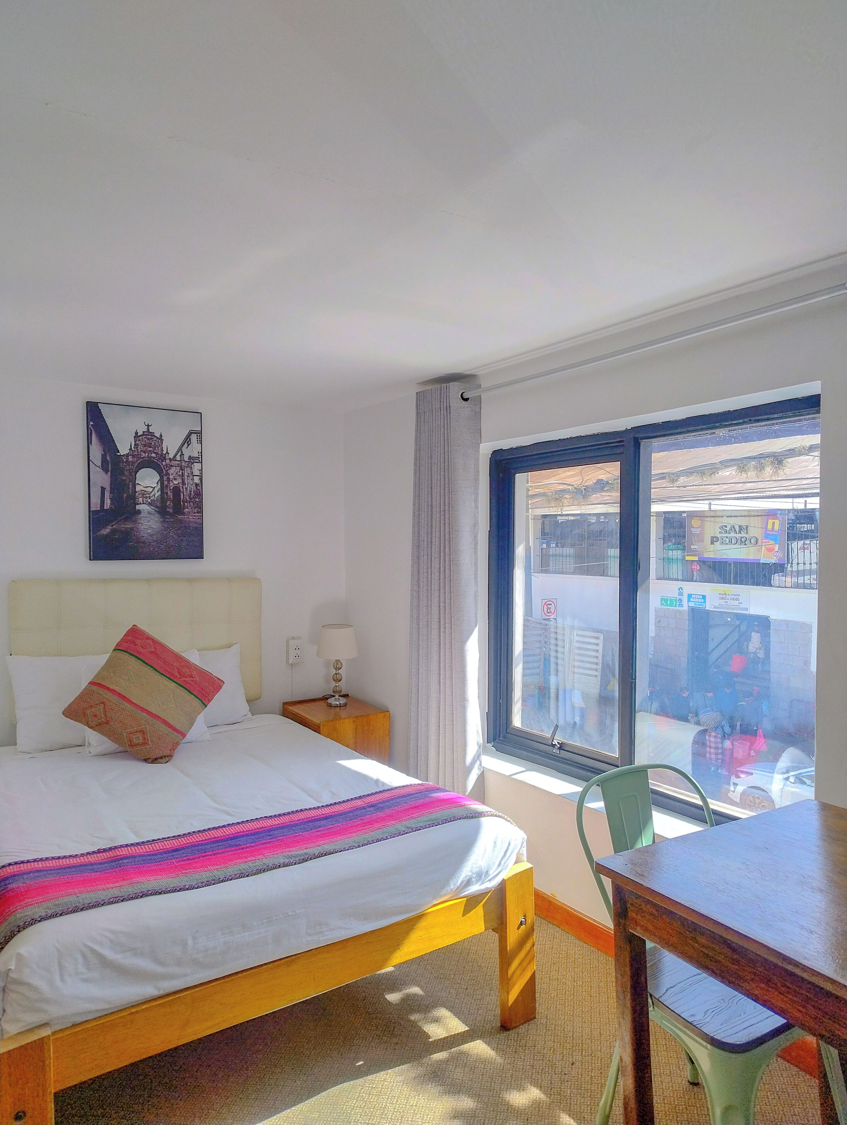 Hypo-allergenic bedding, free WiFi, bed sheets