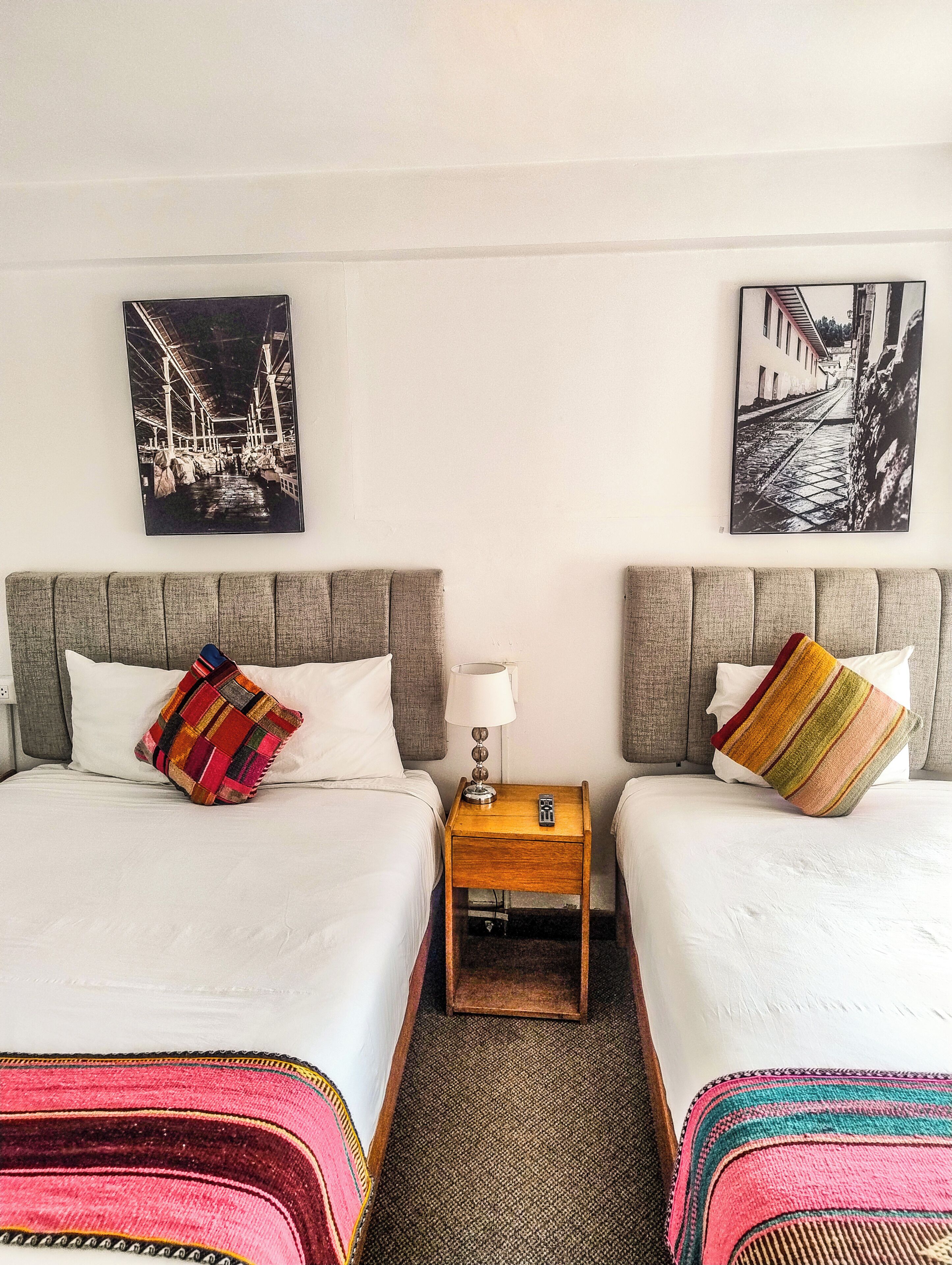 Habitación estándar con 2 camas individuales | Ropa de cama hipoalergénica y wifi gratis 