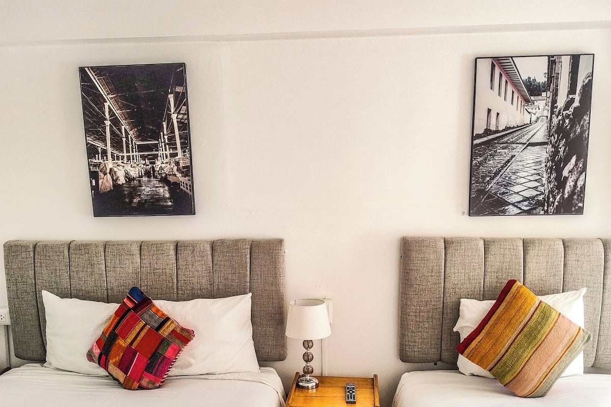 Habitación estándar con 2 camas individuales | Ropa de cama hipoalergénica y wifi gratis