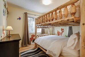 5 bedrooms, WiFi, bed sheets