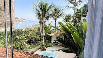 Quarto triplo exclusivo, vista para o mar | Wi-Fi de cortesia