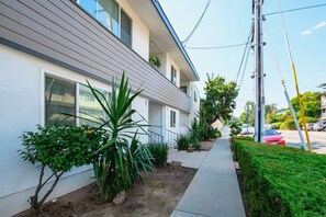 2 bedrooms, Internet - 2b2b APT Close to Rose Parade and Pasadena Oldtown (Altadena)