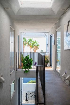 2 bedrooms, Internet - 2b2b APT Close to Rose Parade and Pasadena Oldtown (Altadena)