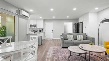 Apartment | 2 bedrooms, Internet