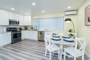 Apartment | 2 bedrooms, Internet - Charming Elegant Retreat in the San Gabriel Valley (Altadena)