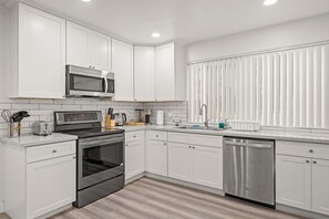 Apartment | 2 bedrooms, Internet - Charming Elegant Retreat in the San Gabriel Valley (Altadena)