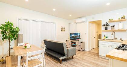Chic Historic Route 66 Home - Ideal for Relaxation