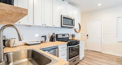 Chic Historic Route 66 Home - Ideal for Relaxation