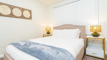 Hus | 2 soverom, skrivebord og internett