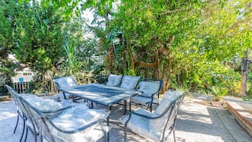 House | 5 bedrooms, Internet