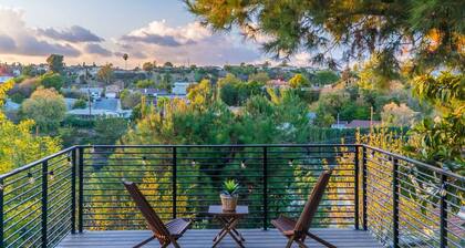 Stunning LA Luxury Retreat Ideal for Work or Play