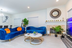 Apartment | 5 bedrooms, Internet - Elegant Pasadena Retreat Prime Comfort Awaits (Pasadena)