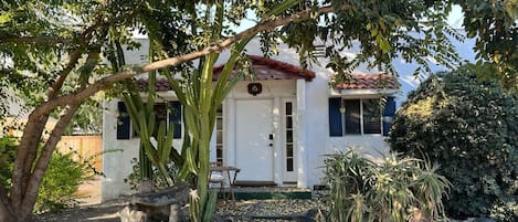 House | 3 bilik tidur, Internet