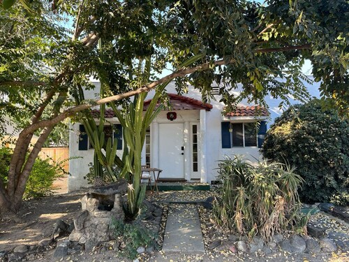 Elegant Comfort on Historic Route 66 Attractions