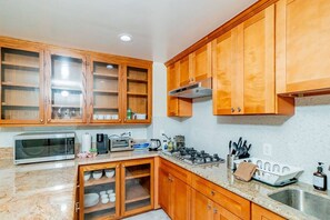 Apartment | 2 bedrooms, Internet - Monterey Park Retreat Spectacular Views Comfort (Monterey Park)