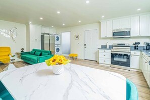 Apartment | 2 bedrooms, Internet - Newly Remodeled 2b2b APT Near Pasadena Old Town (Altadena)