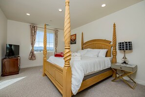 Apartment | 3 bedrooms, Internet - Luxurious Ontario Townhouse Ideal Family Retreat (Ontario)